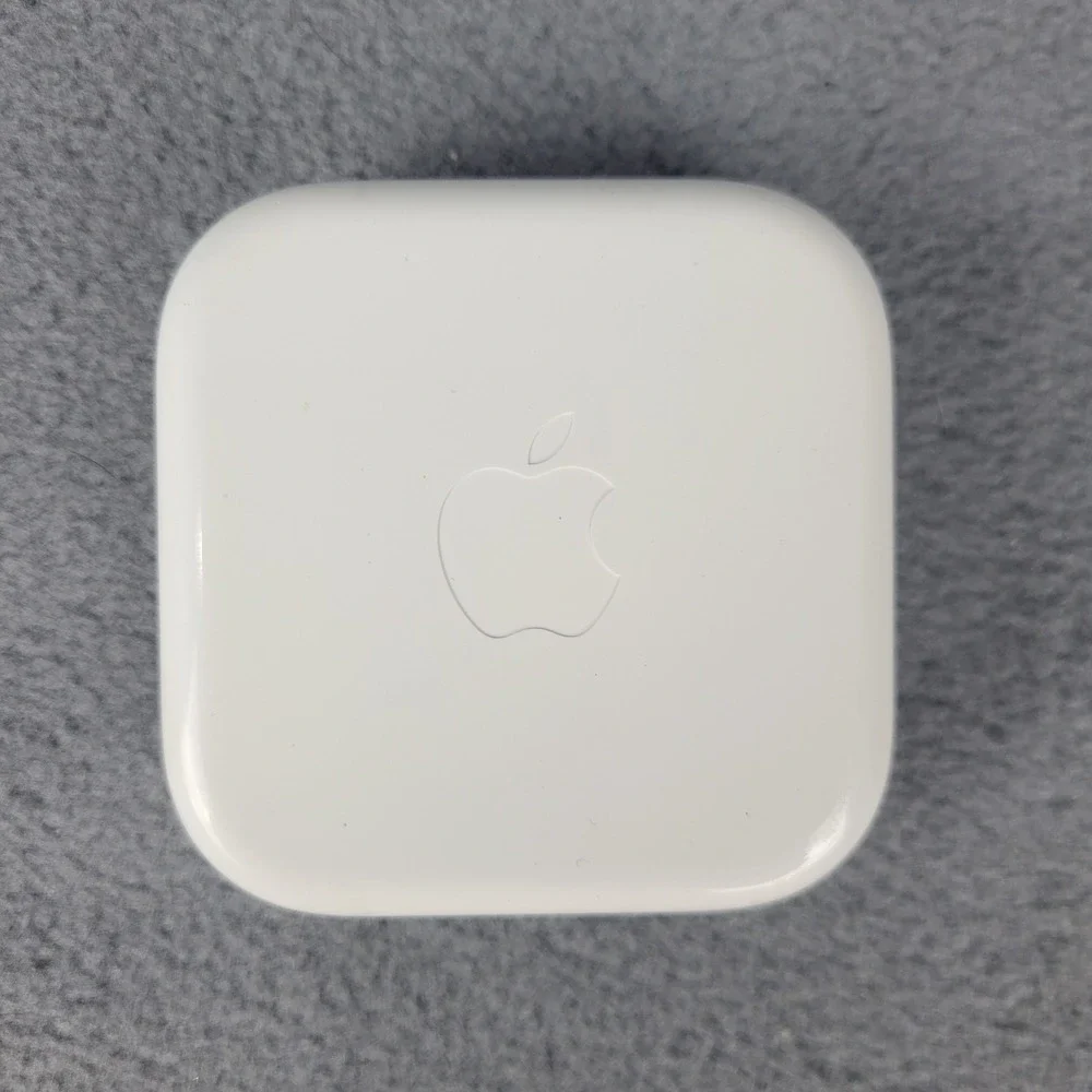 Apple Wired EarPods Handsfree White 3.5mm Headphone Jack Volume Controls w/ Case